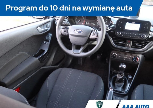 Ford Fiesta cena 36000 przebieg: 110062, rok produkcji 2017 z Legnica małe 191